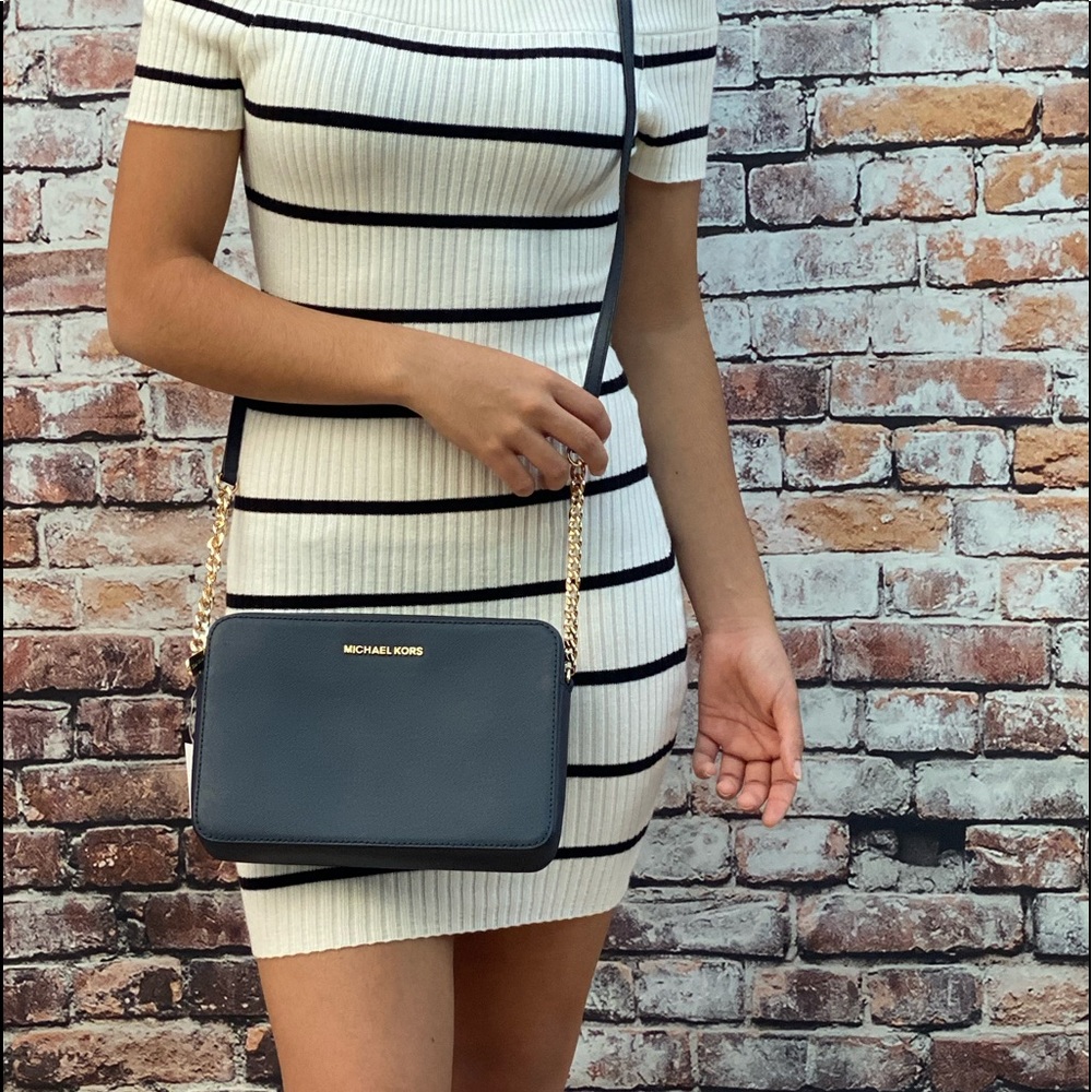 NWT Michael Kors jet set travel crossbody navy - Picture 5 of 8